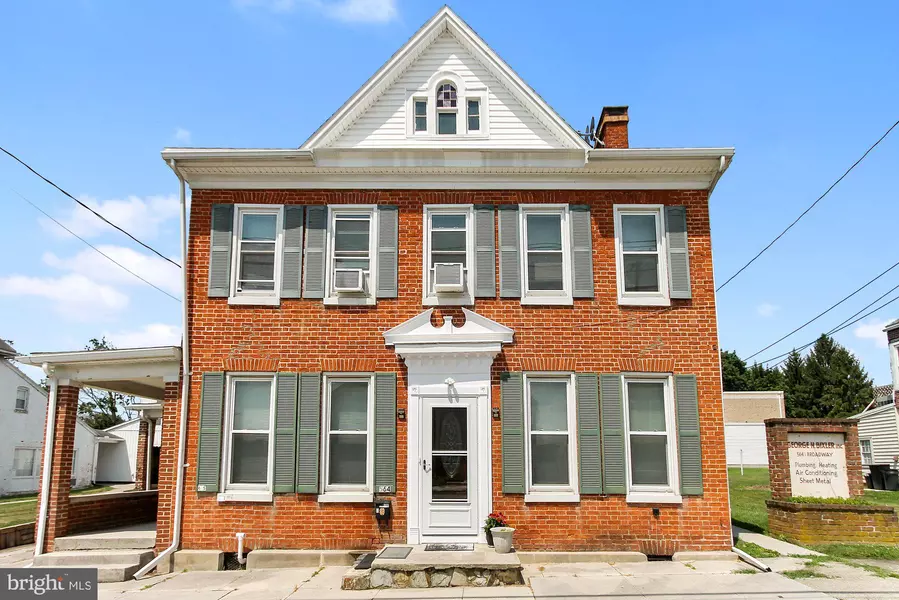 564 BROADWAY, Hanover, PA 17331