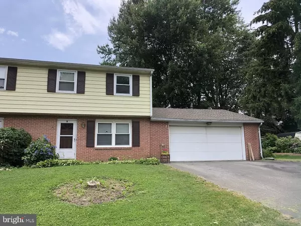 7 APPLEWOOD, Millersville, PA 17551