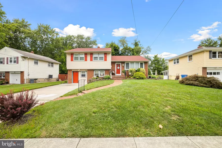 114 N VALLEYBROOK RD, Cherry Hill, NJ 08034