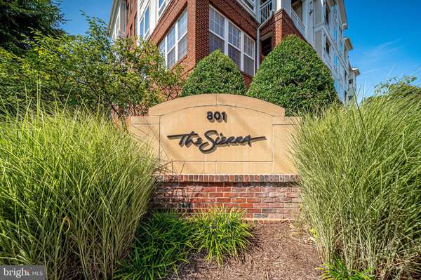 Arlington, VA 22204,801 S GREENBRIER ST #212