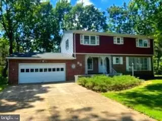 33 LOPATCONG DR, Trenton, NJ 08638