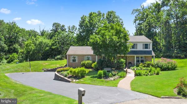 8 BUTTONWOOD CIR, Lafayette Hill, PA 19444