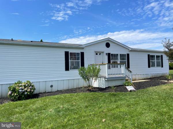 5230 BRUNSWICK LN, Macungie, PA 18062