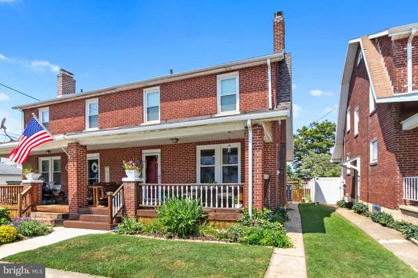 1231 E MAPLE ST, York, PA 17403