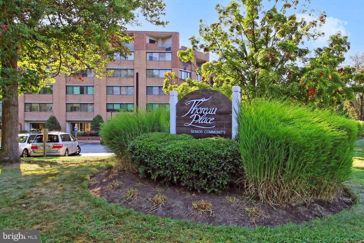 Reston, VA 20191,1951 SAGEWOOD LN #205