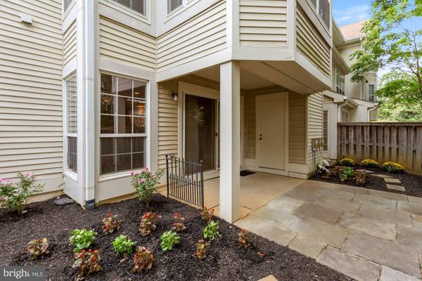 4501 HAZELTINE CT #H, Alexandria, VA 22312