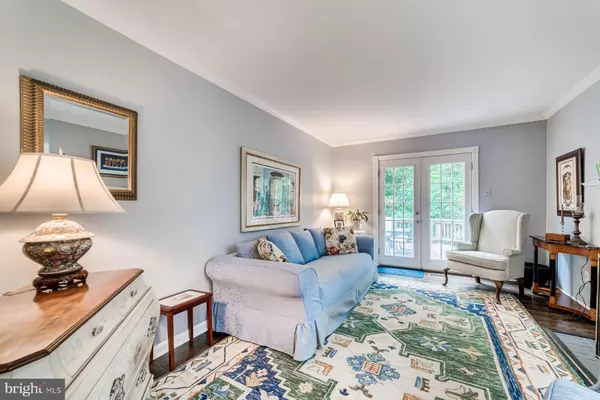 Alexandria, VA 22315,7147 LAKE COVE DR