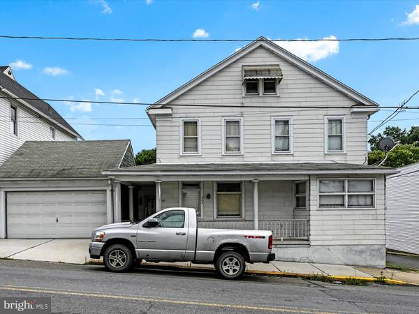 303 N FRONT ST, Minersville, PA 17954