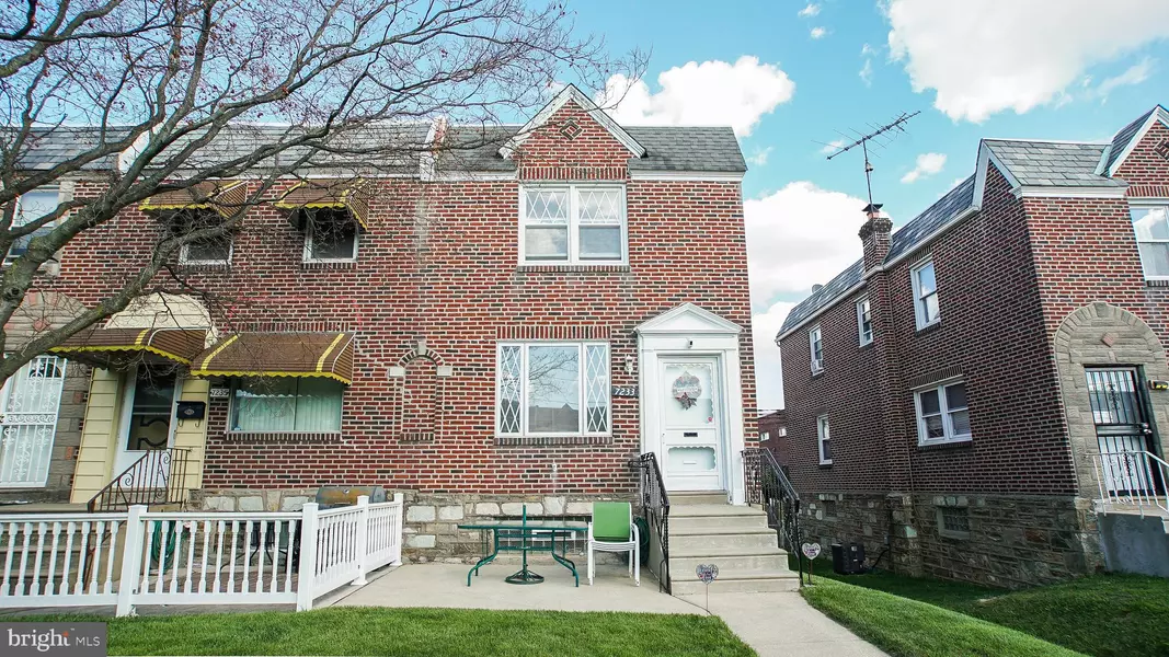 7233 OAKLAND ST, Philadelphia, PA 19149