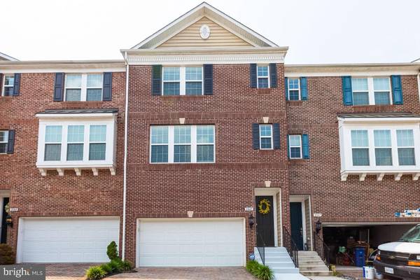 2045 BLUNT LN, Alexandria, VA 22303