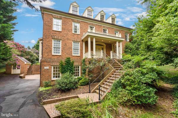 1707 HOLLINDALE DR, Alexandria, VA 22306