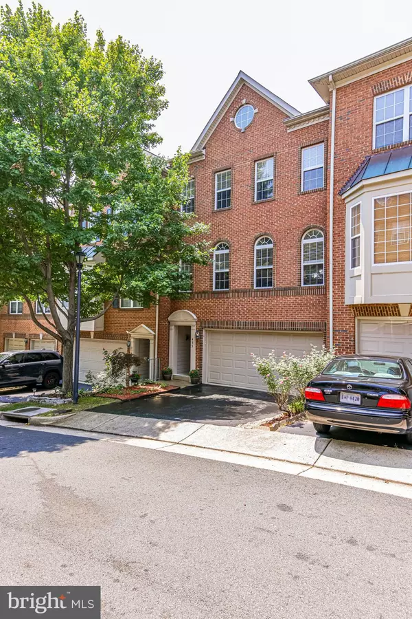 Alexandria, VA 22304,435 CLAYTON LN