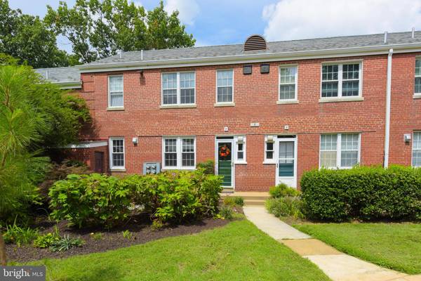 5 E GLEBE RD #D, Alexandria, VA 22305