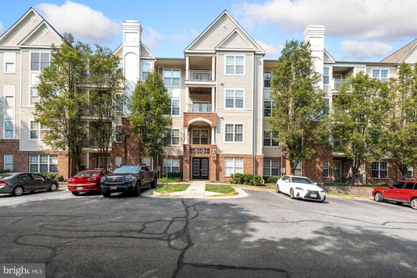 3015 NICOSH CIR #2107, Falls Church, VA 22042