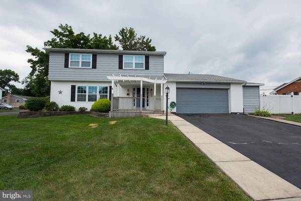 7301 HEATHER RD, Macungie, PA 18062