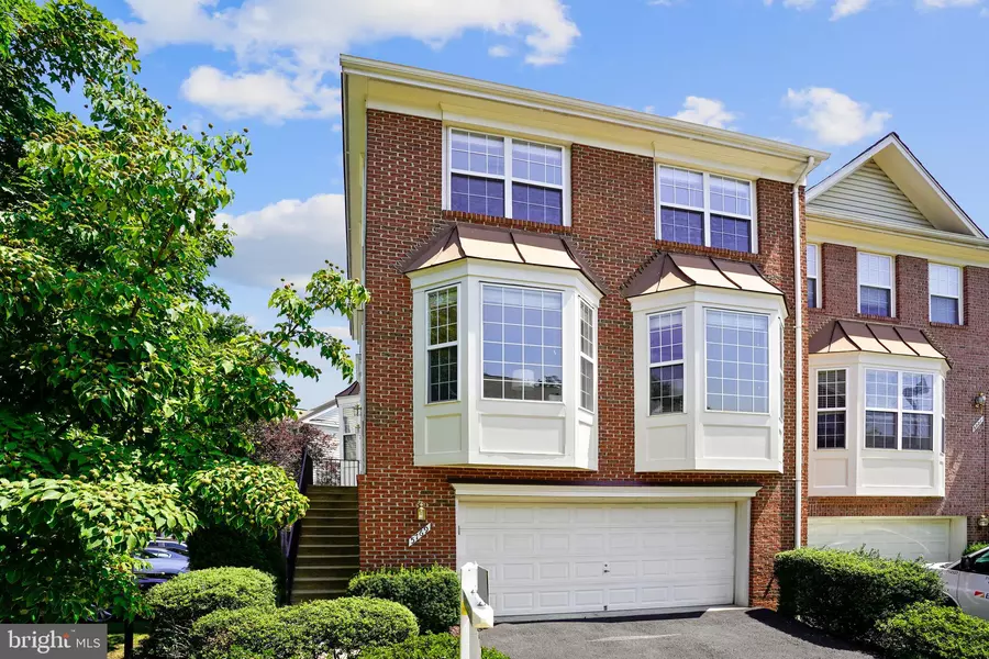 5769 GOVERNORS POND CIR, Alexandria, VA 22310