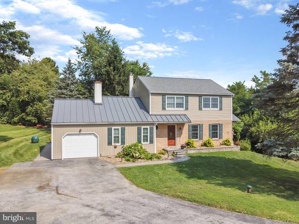 13 CARRIAGE DR, Downingtown, PA 19335