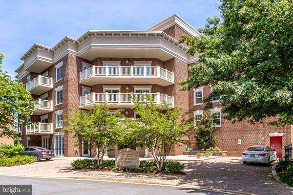 1201 N NASH ST #202, Arlington, VA 22209