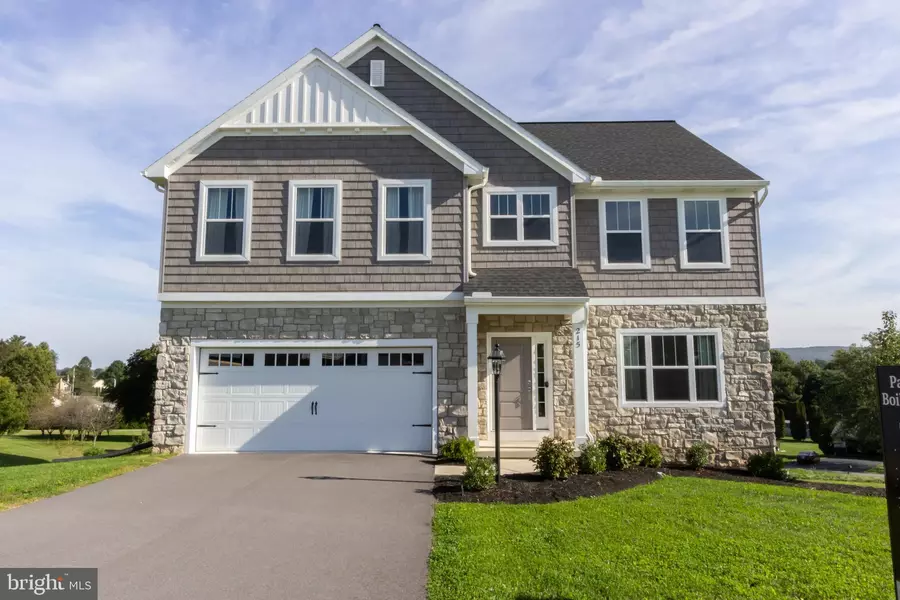 215 HIGHLAND TERRACE WAY, Boiling Springs, PA 17007