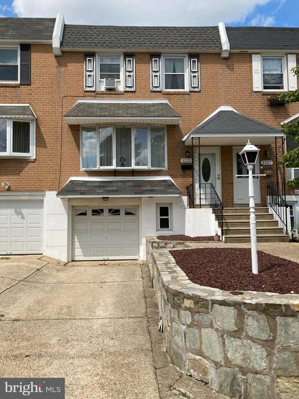 3225 SAXON PL, Philadelphia, PA 19114