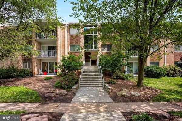 8002 CHANUTE PL #9, Falls Church, VA 22042