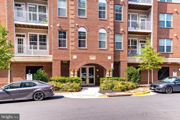 13724 NEIL ARMSTRONG AVE #306, Herndon, VA 20171