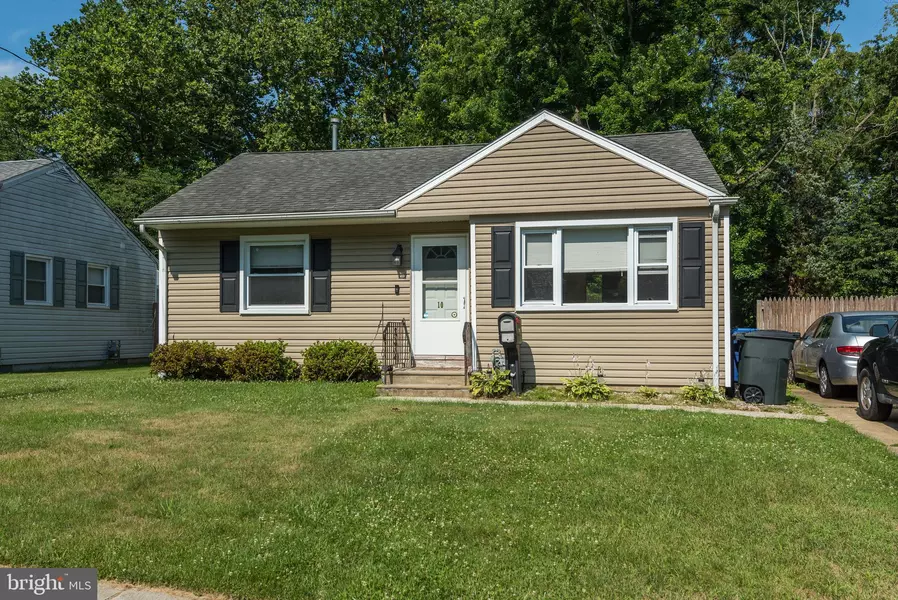 10 W WOODCREST AVE, Maple Shade, NJ 08052