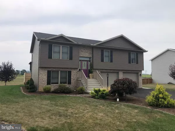 47 NOBLE DR, Shippensburg, PA 17257