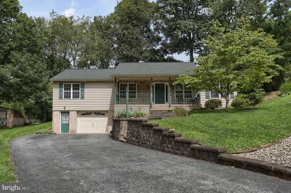 110 WOOD LN, Myerstown, PA 17067