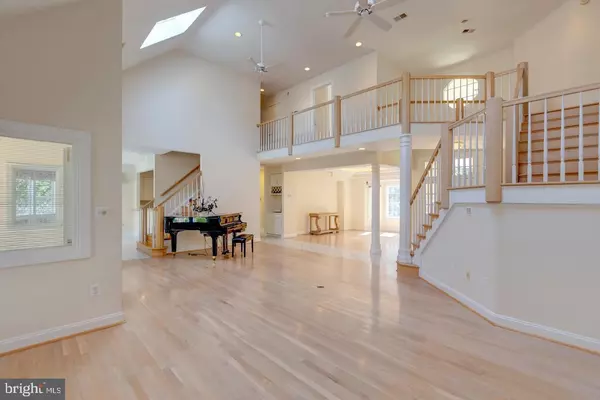 Mclean, VA 22101,7208 ELIZABETH DR