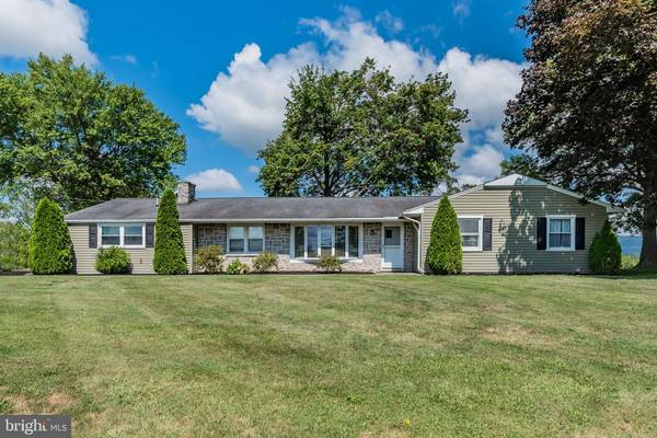 2109 NEWVILLE RD, Carlisle, PA 17015