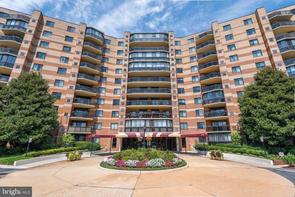 8370 GREENSBORO #1006, Mclean, VA 22102