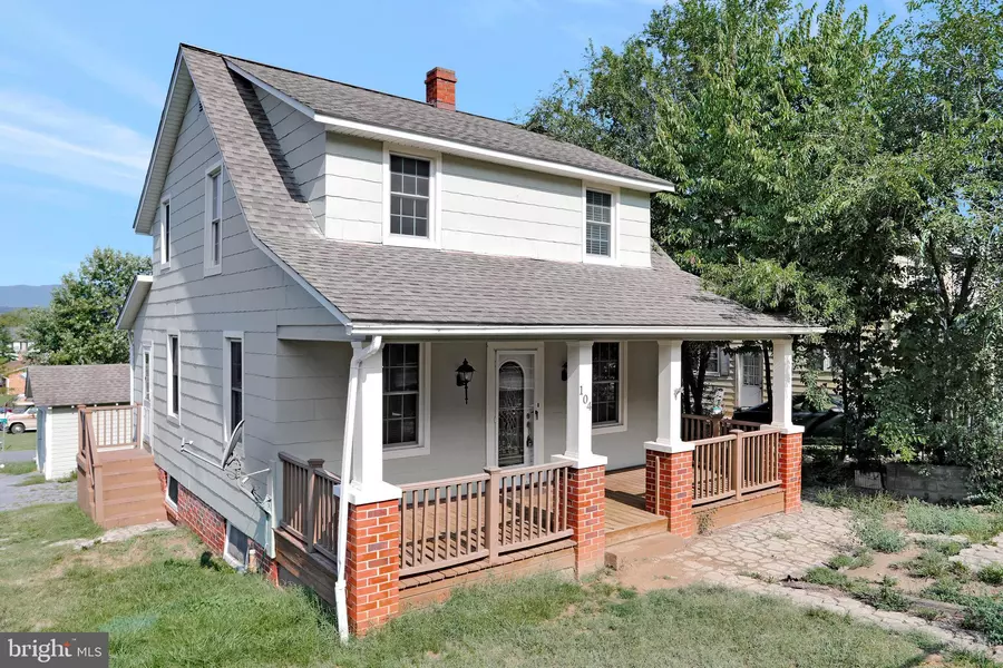 104 FRONT ROYAL RD, Strasburg, VA 22657