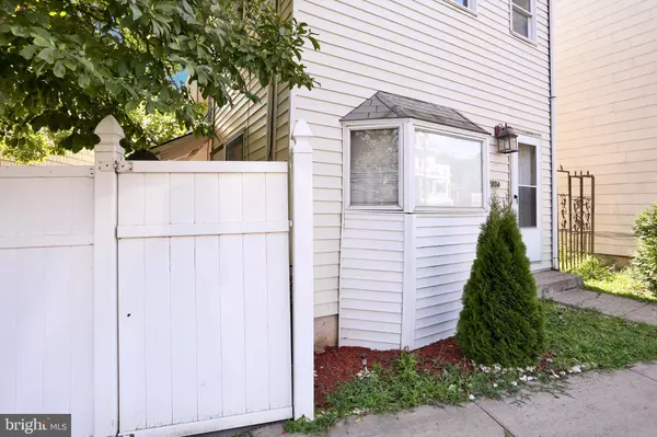 Reading, PA 19605,2804 KUTZTOWN RD