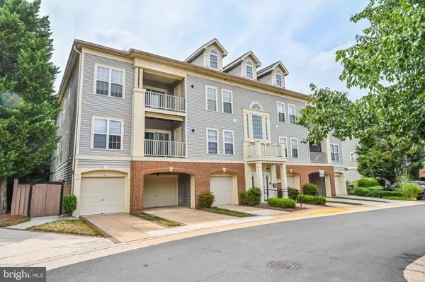 Fairfax, VA 22030,11322 WESTBROOK MILL LN #303