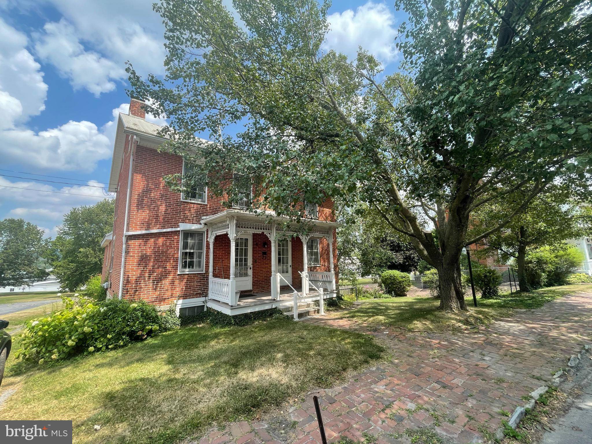37 N HIGH ST, Biglerville, PA 17307