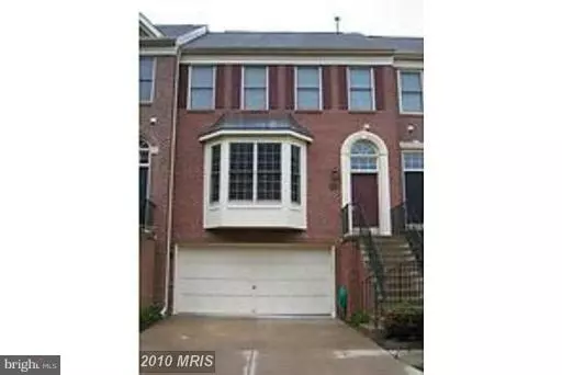 11597 AVONDALE DR, Fairfax, VA 22030