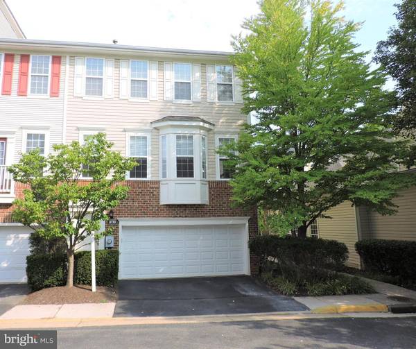 8110 ANNA CT #13, Falls Church, VA 22042