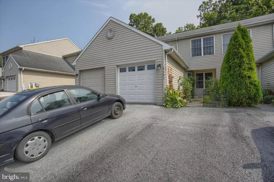 9121 JOYCE LN, Hummelstown, PA 17036