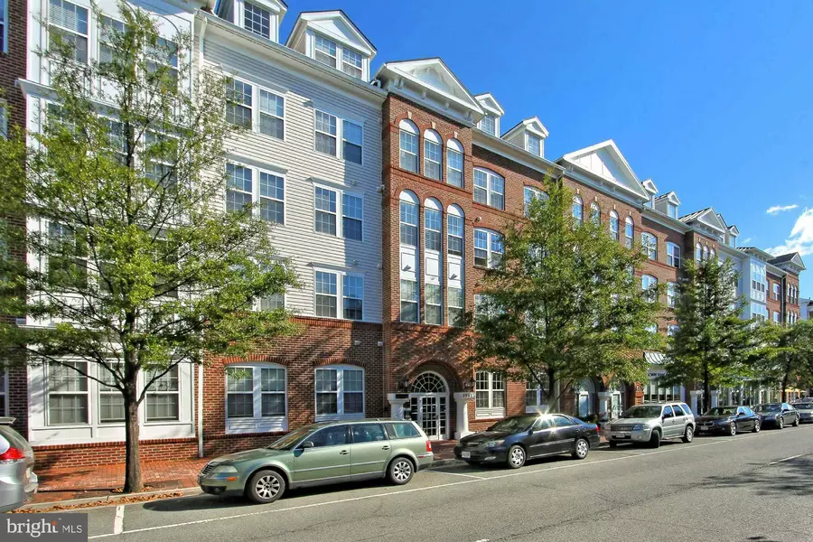 4951 BRENMAN PARK DR #310, Alexandria, VA 22304