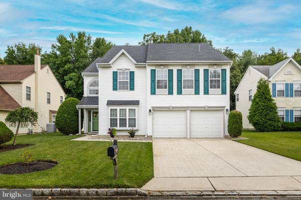 15 VASSAR RD, Mount Laurel, NJ 08054