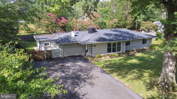 6714 VALLEY BROOK DR, Falls Church, VA 22042