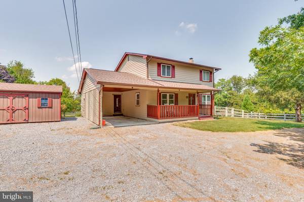 8989 LEETOWN RD, Kearneysville, WV 25430