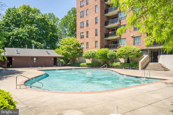 Elkins Park, PA 19027,100 BREYER DR #2L