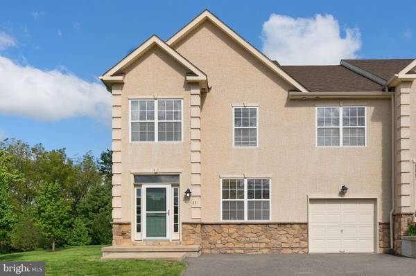 371 MANOR CIR, Harleysville, PA 19438