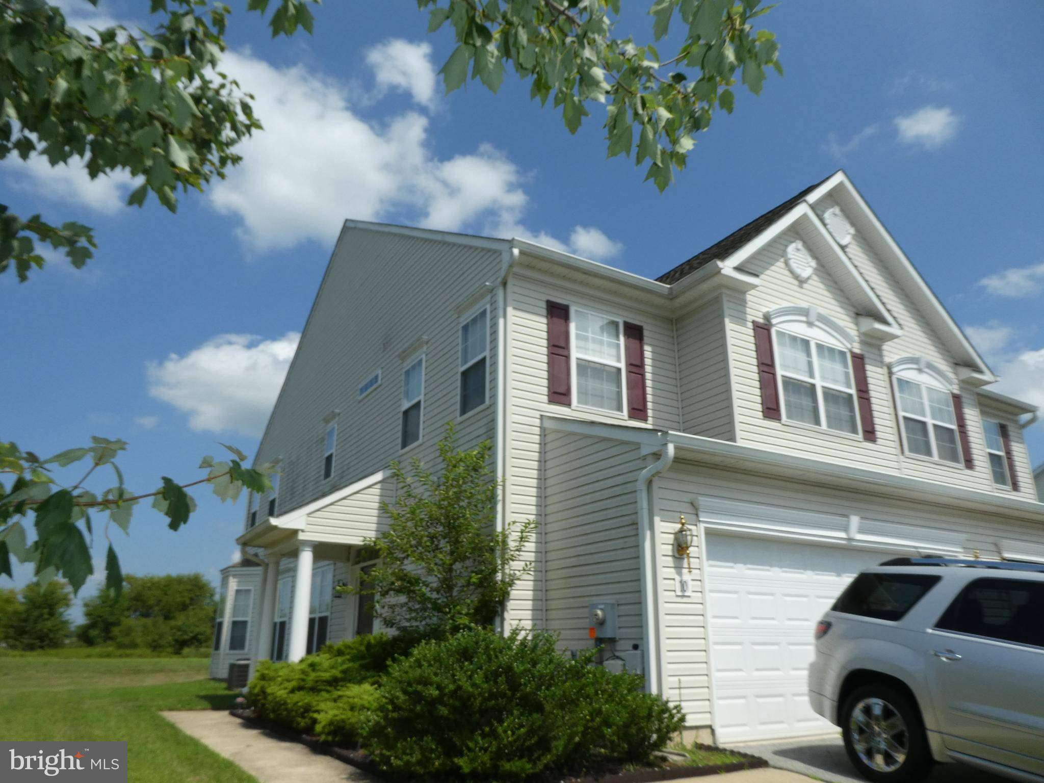 Smyrna, DE 19977,10 ALDERBROOK CT