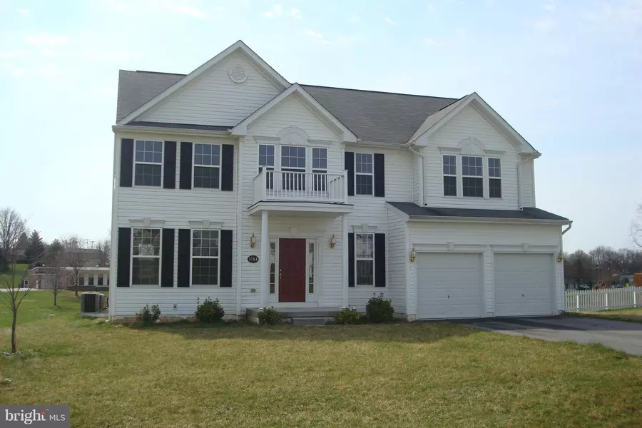 1054 ALANDALE DR, Chambersburg, PA 17202