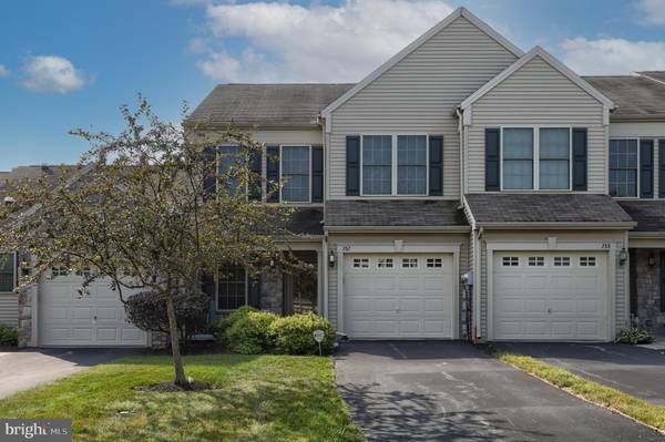 757 CREEKSIDE DR, Hummelstown, PA 17036