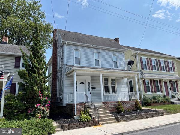 323 SPRING AVE, Hanover, PA 17331