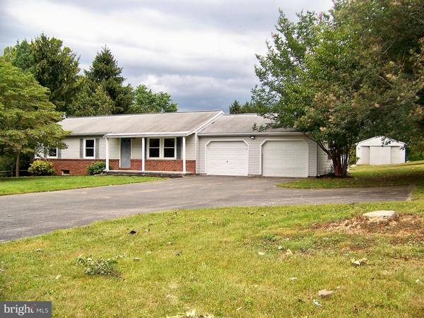 2150 YINGLING DR, Spring Grove, PA 17362